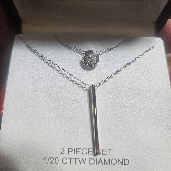 Necklace - Picture 1 of 4